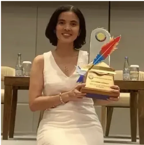 A picture of Iris Gonzales one of the Top 10 Tech Journalists in the Philippines You Should Follow 